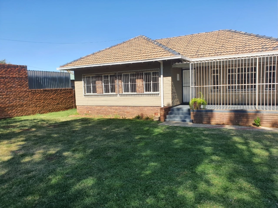 To Let 3 Bedroom Property for Rent in Bedelia Free State